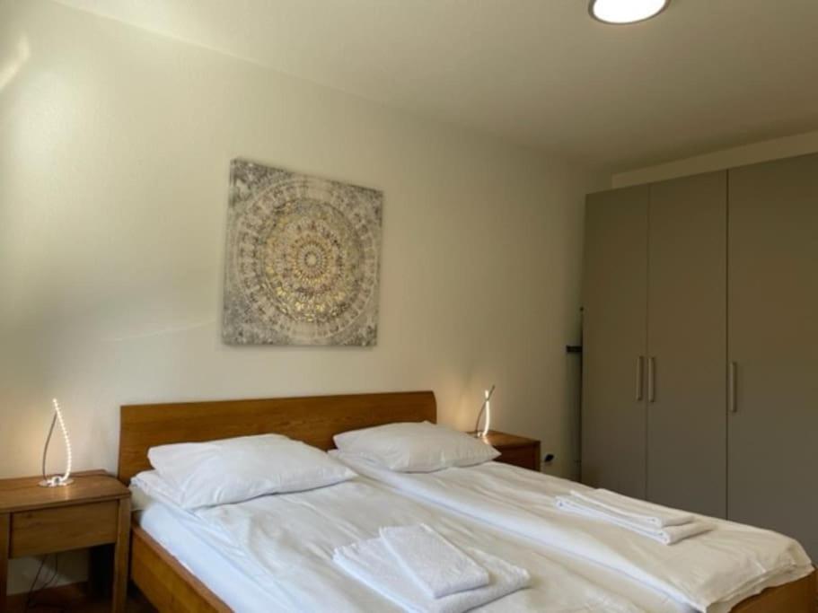 Beautiful, quite and very central 2 bedroom flat (Sky6)