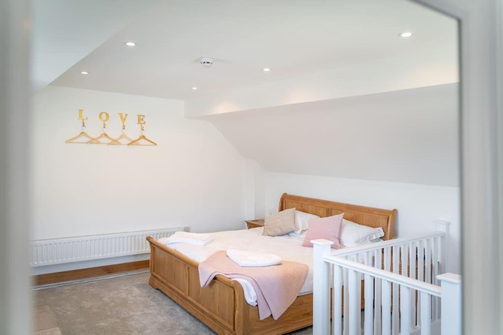 Old Dairy Cottage - Cosy and Luxurious! view 4