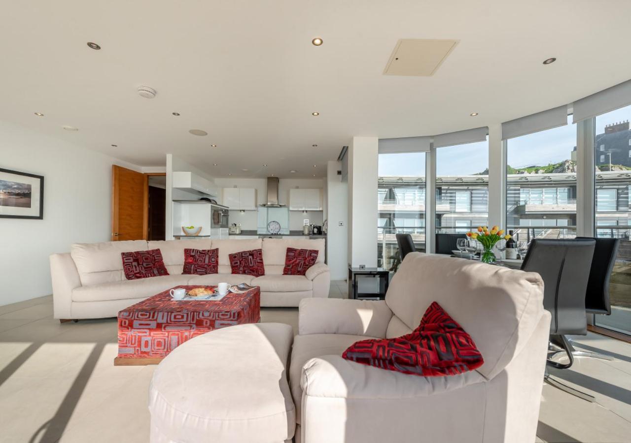 2 Bed in Tenby oc-t29060