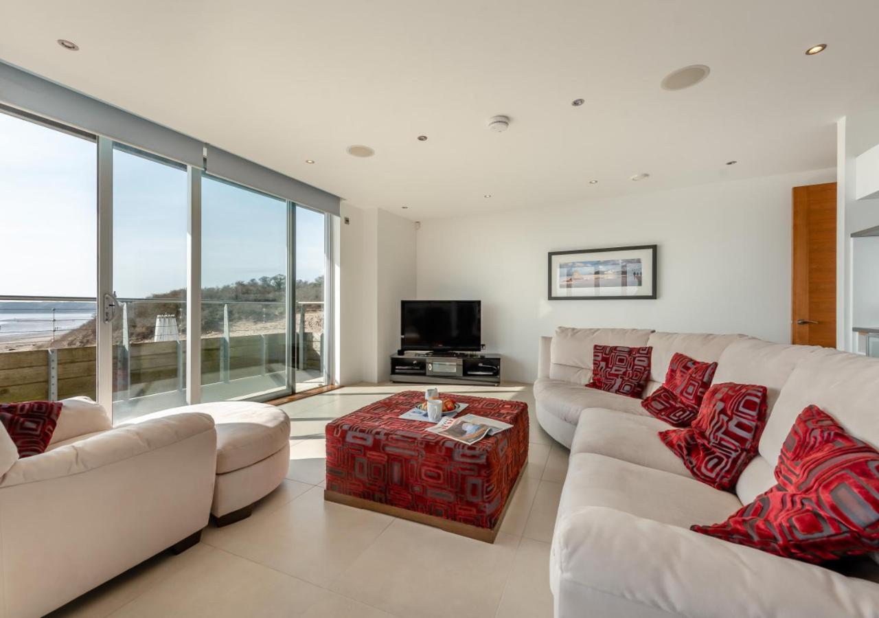 2 Bed in Tenby oc-t29060