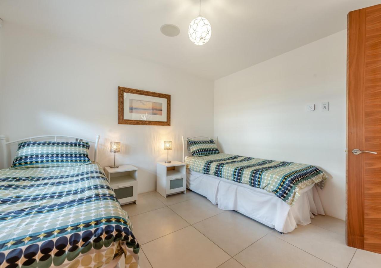 2 Bed in Tenby oc-t29060