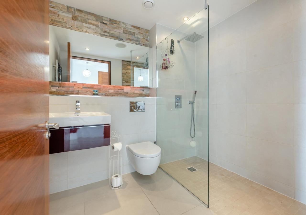 2 Bed in Tenby oc-t29060