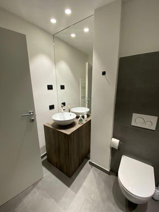 Modern apartment on the beach photo 5