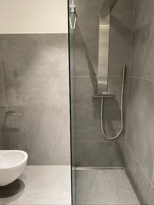 Modern apartment on the beach photo 4