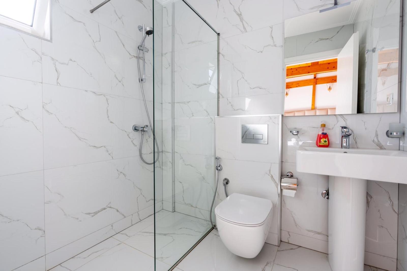 Klajdi Apartaments