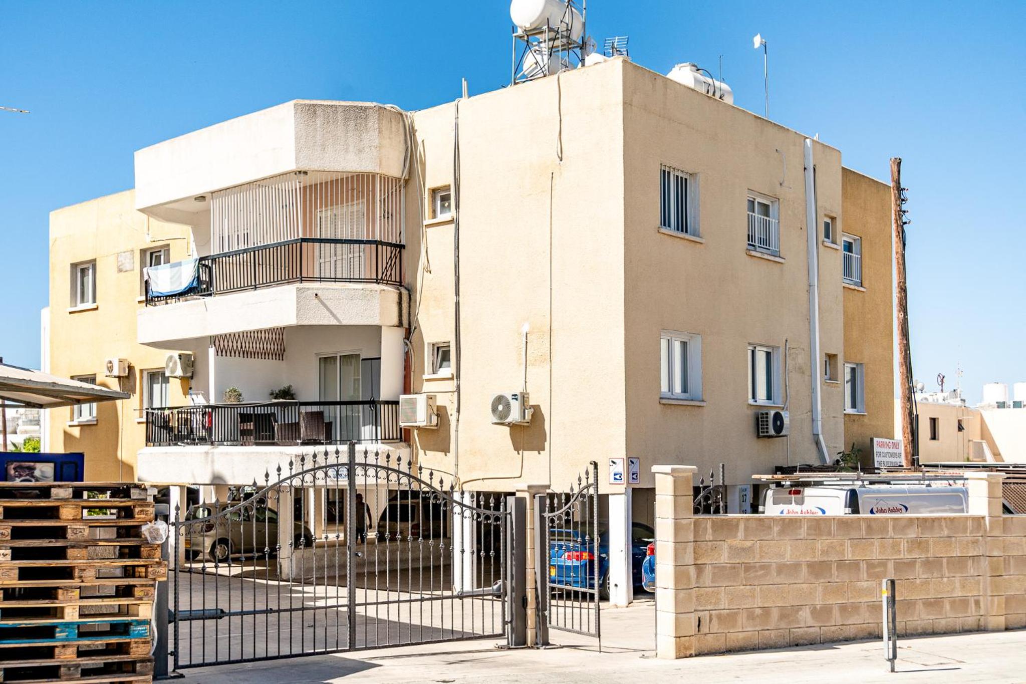 Ayia Napa Central Apartment by Ezoria Villas