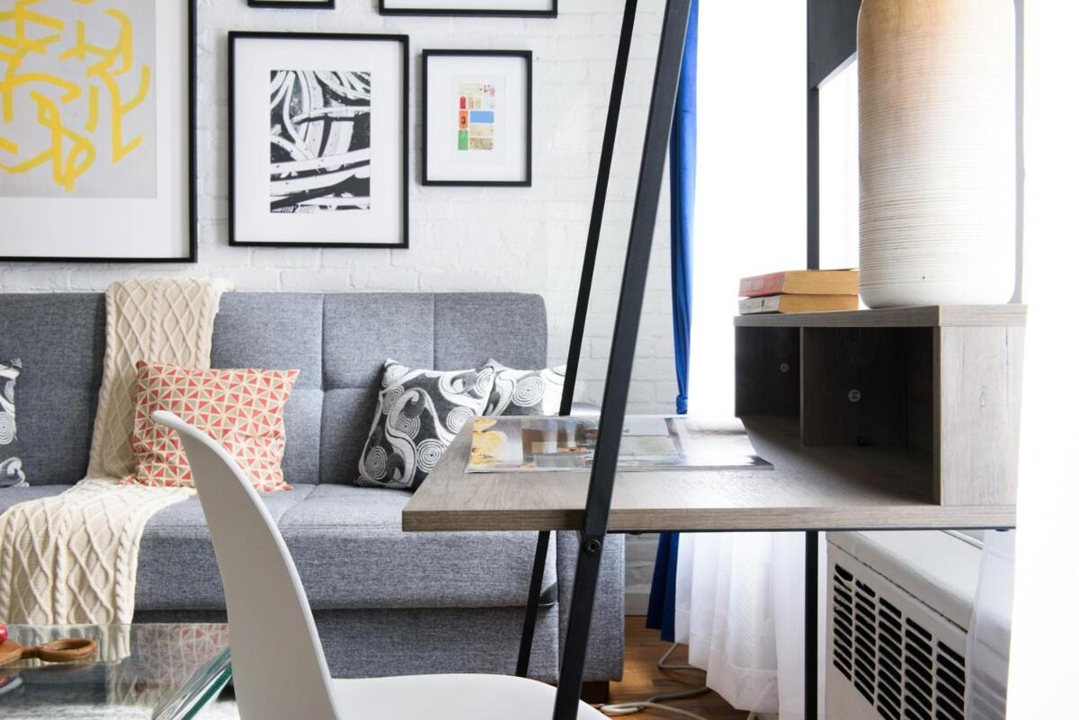 26-2B Gramercy Large 1BR WD in unit courtyard