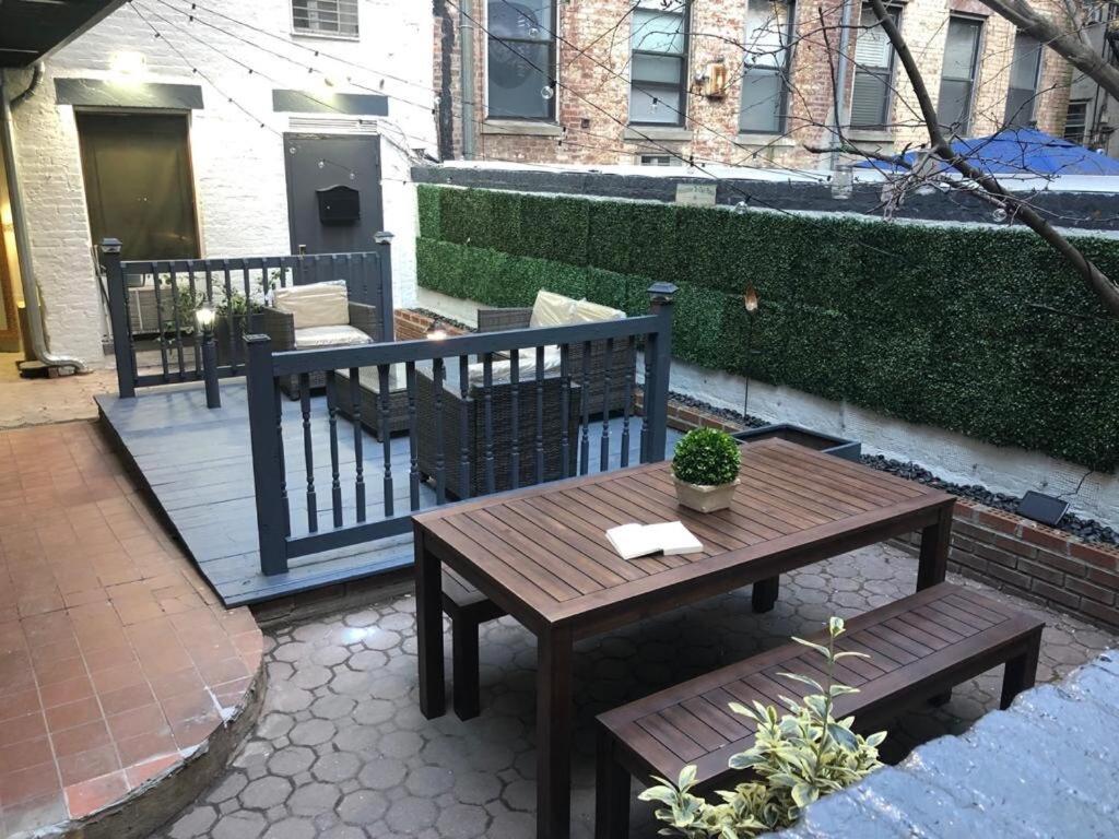 26-2B Gramercy Large 1BR WD in unit courtyard