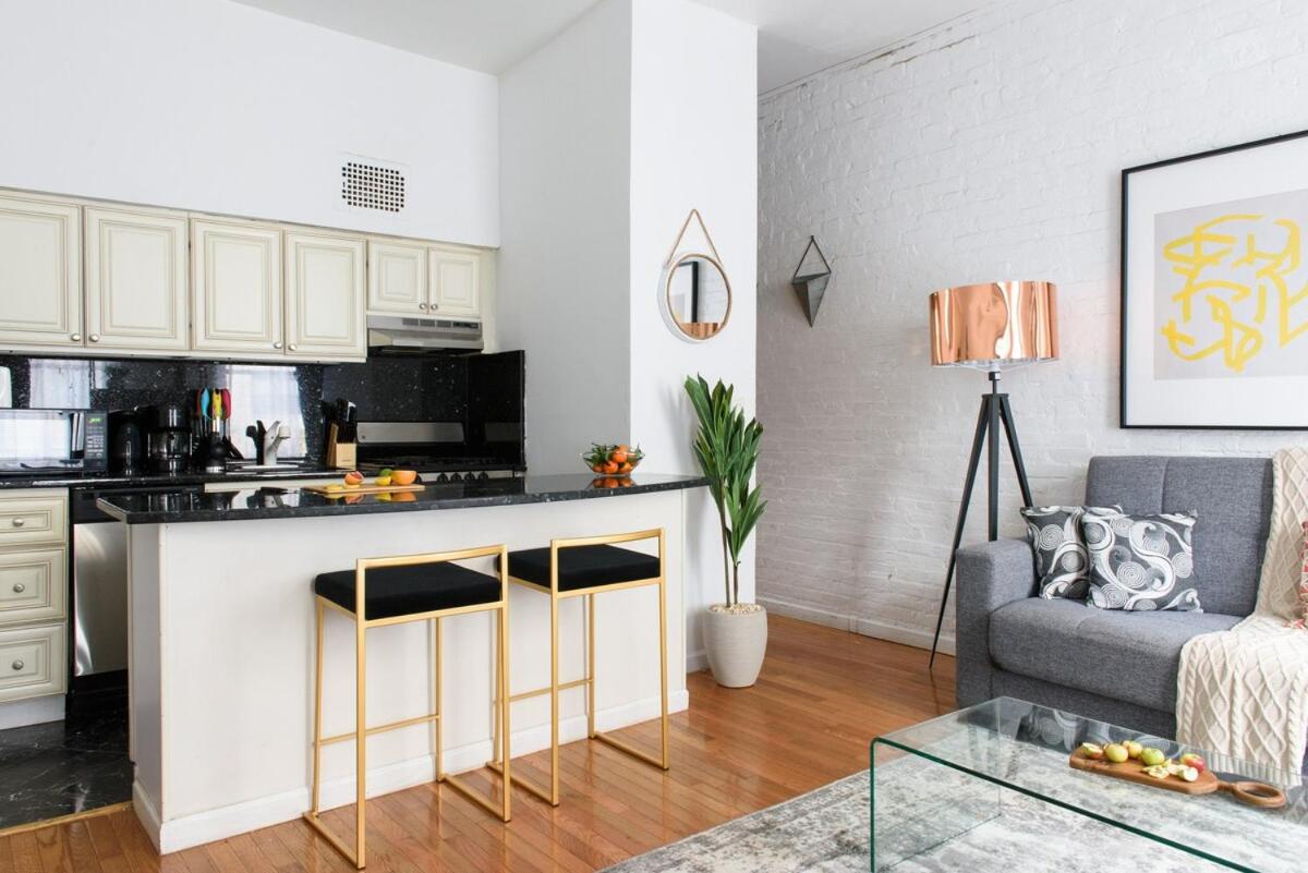 26-2B Gramercy Large 1BR WD in unit courtyard