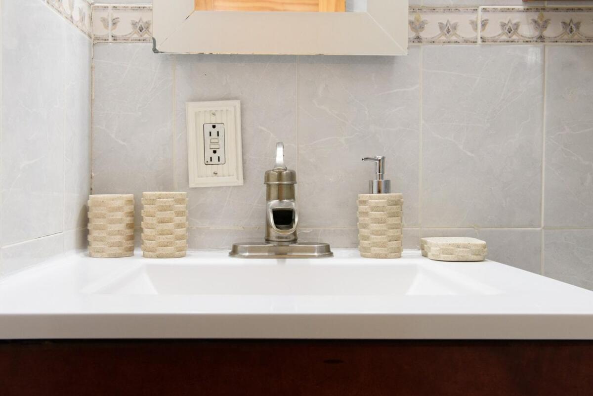 26-2B Gramercy Large 1BR WD in unit courtyard