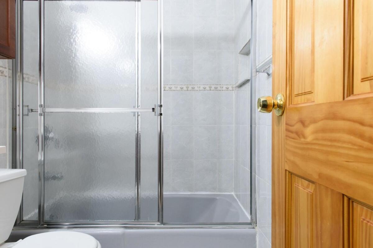 26-2B Gramercy Large 1BR WD in unit courtyard