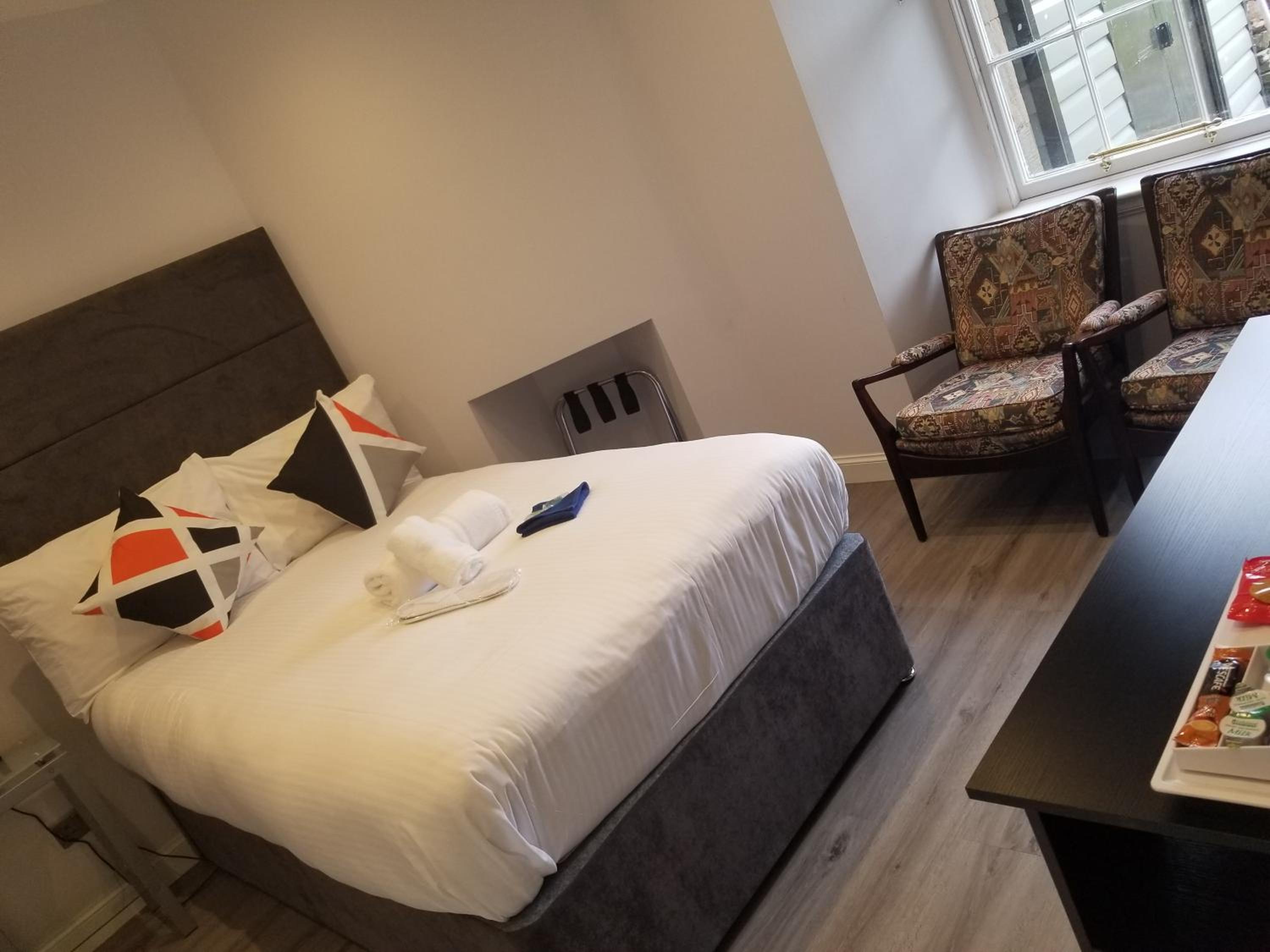 Mayfield Suites