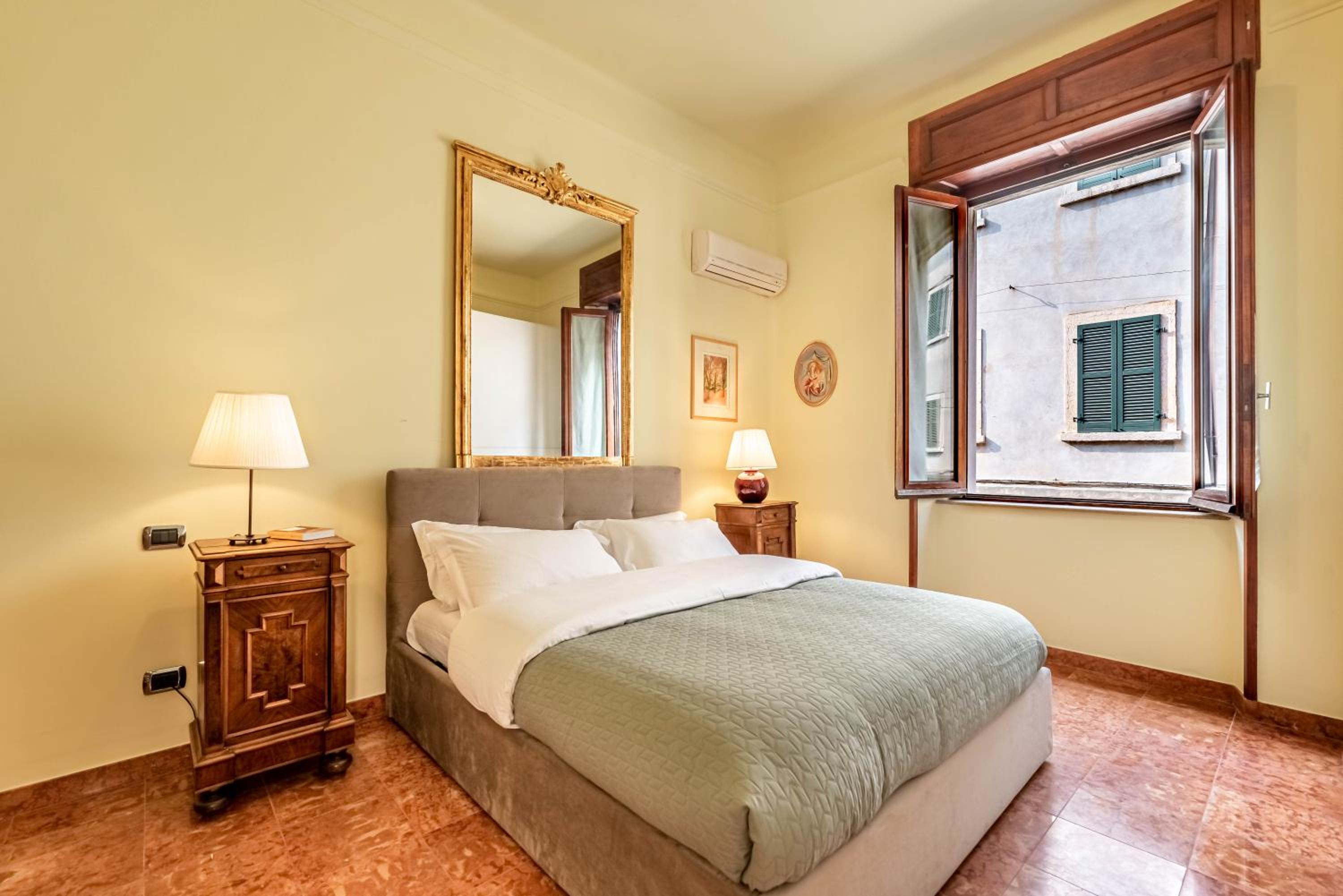 Piazza Isolo Central Apartment