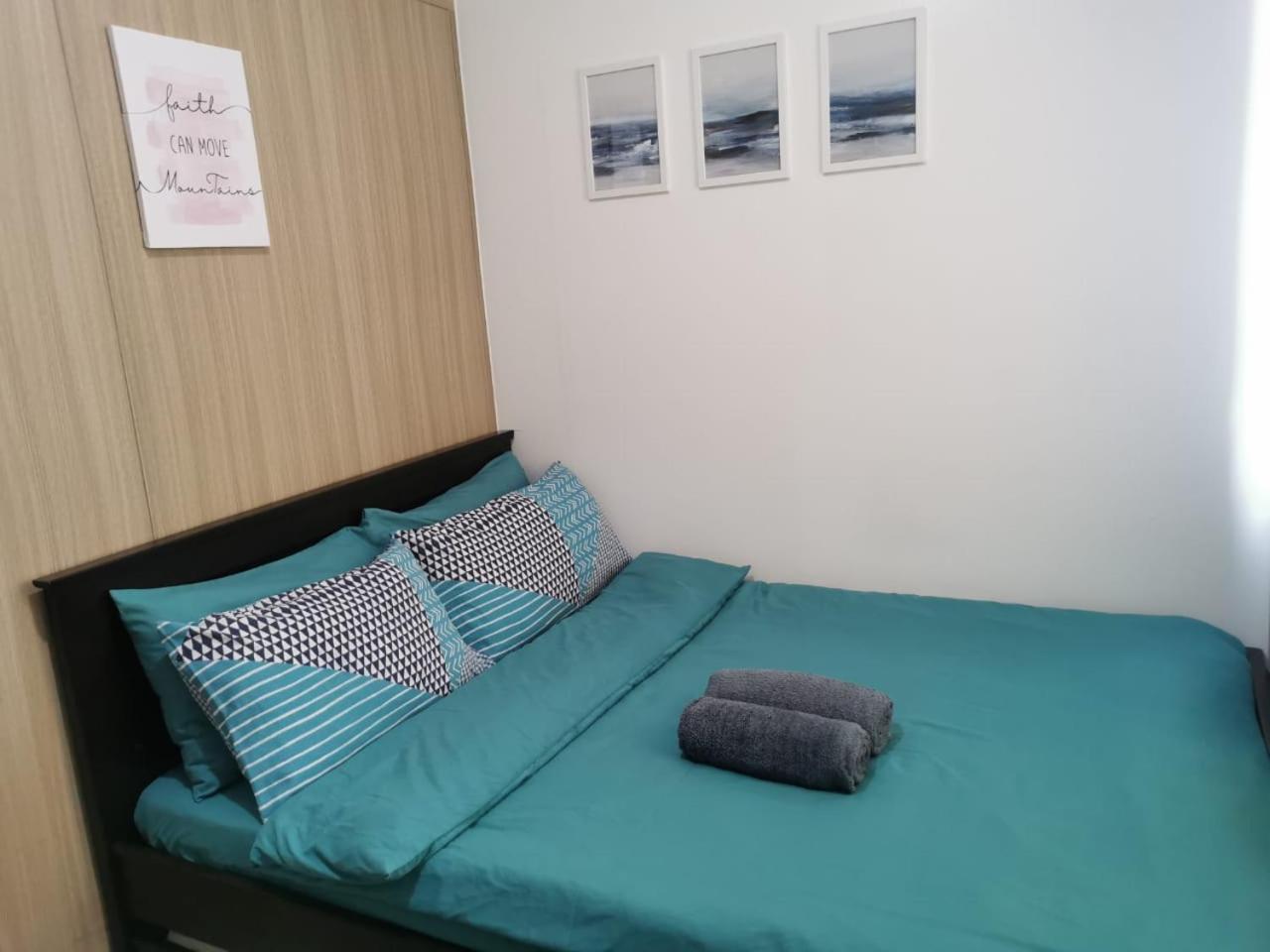 Cozy 1BR in Shore Residences MOA by Staycation Deals by L view 5