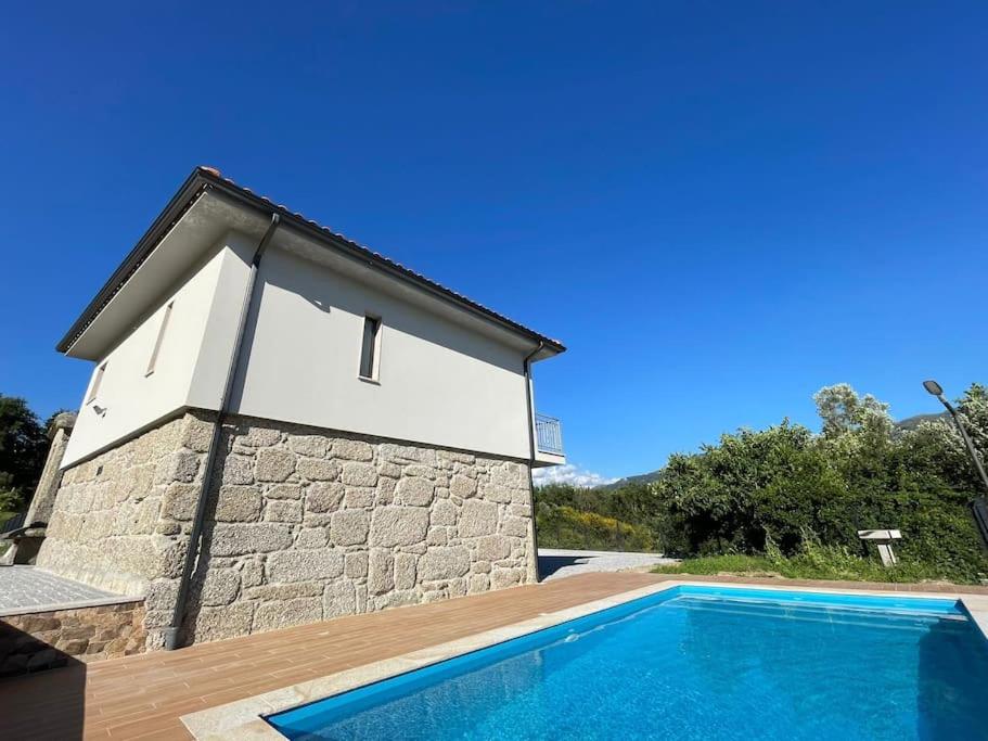 Casa do Canastro view 2