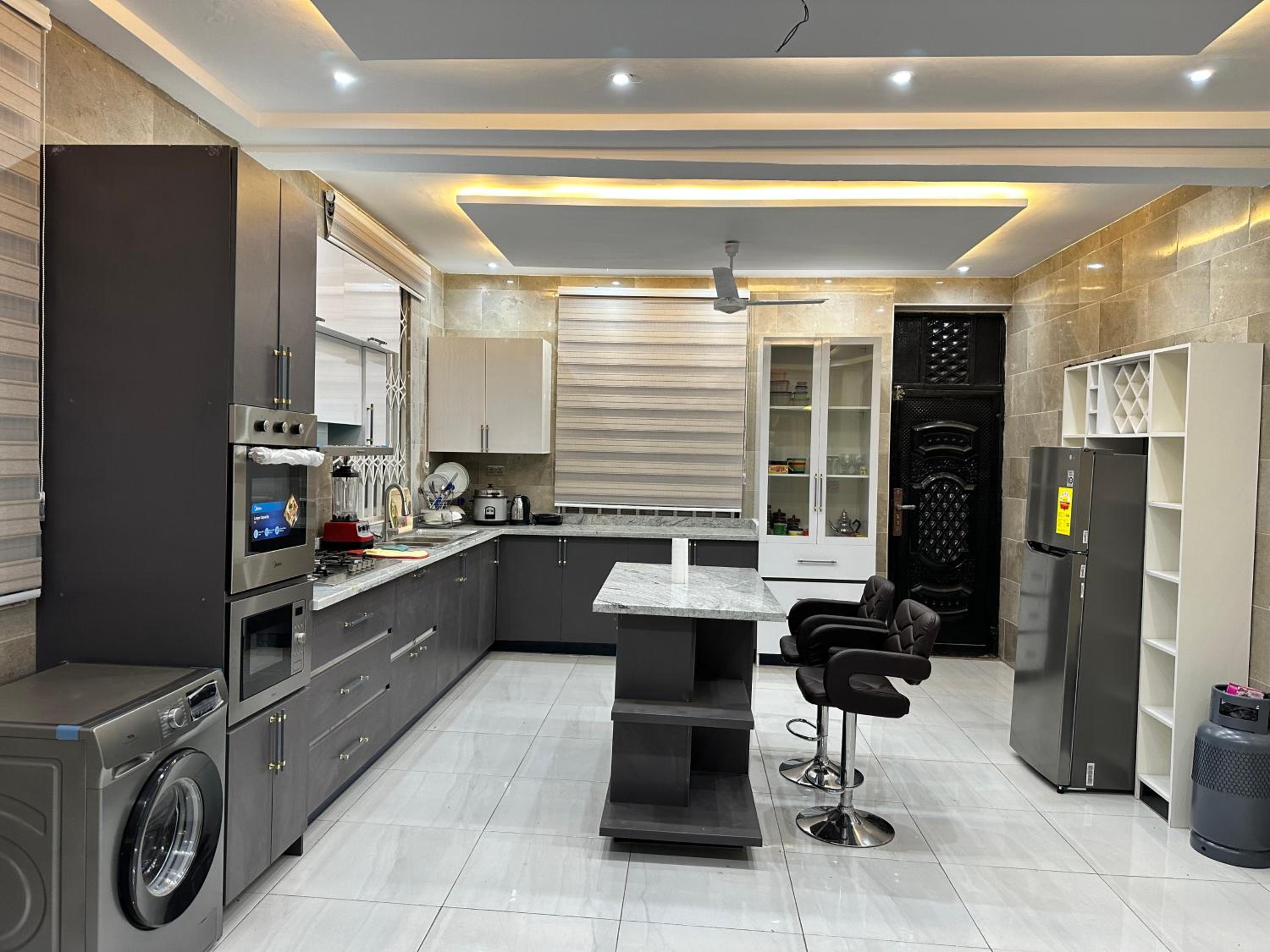 Nanani Luxury Villa - 5 Bedrooms view 2