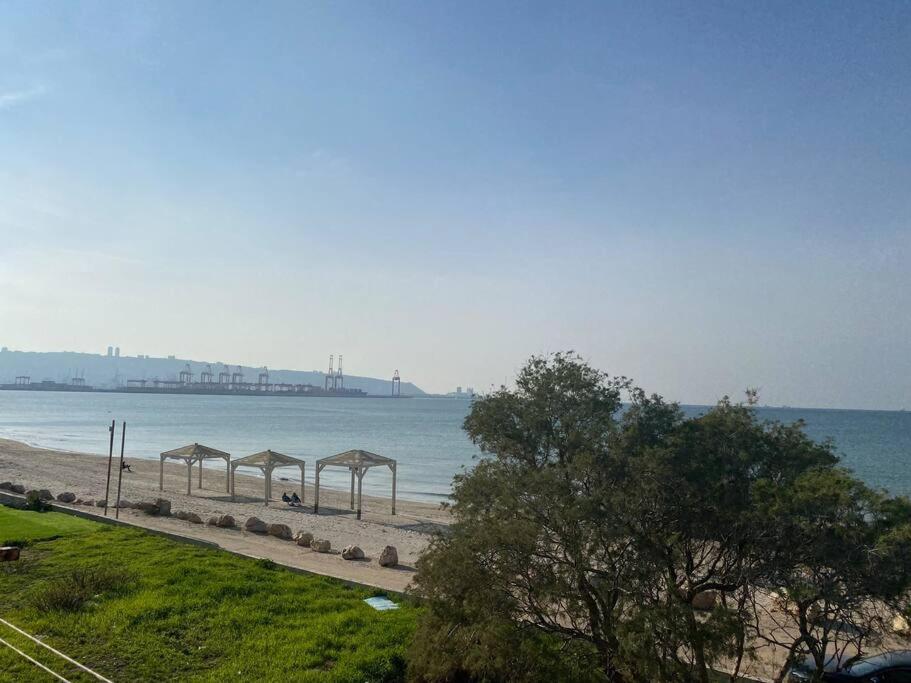 Cozy apartment on the beach view 4