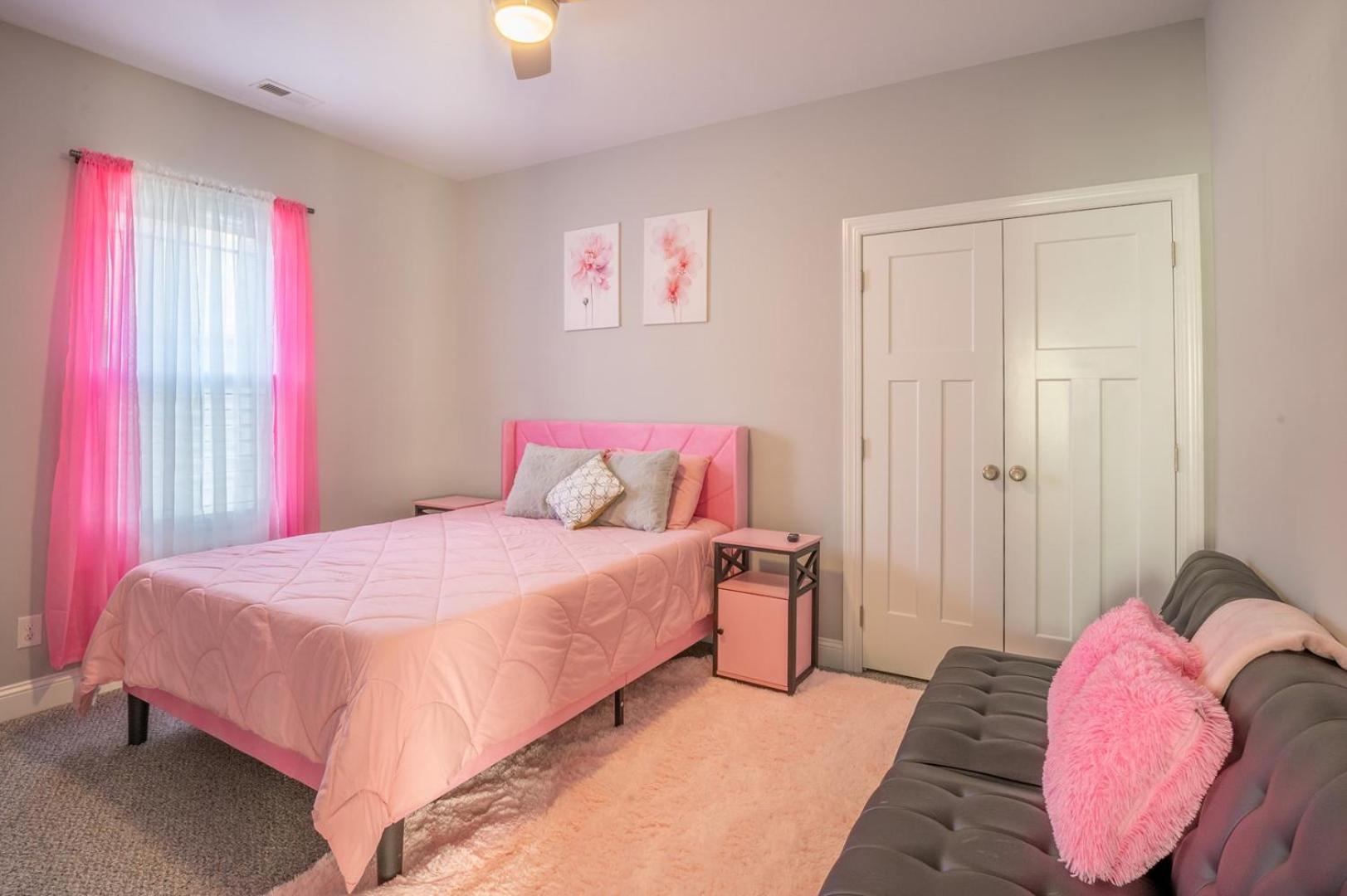 Dog Friendly - Private home in Oak Island view 4