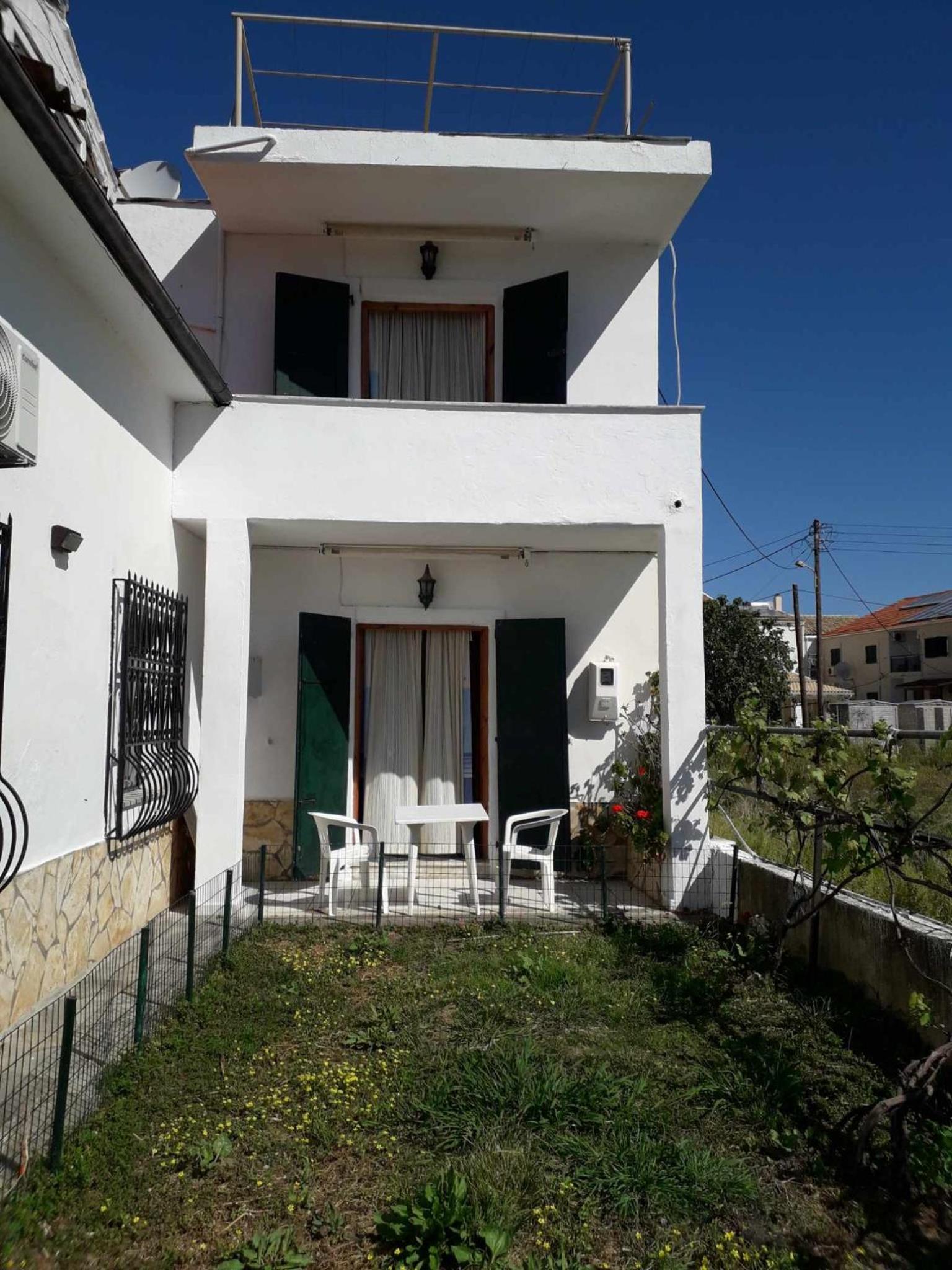 Lakis apartments