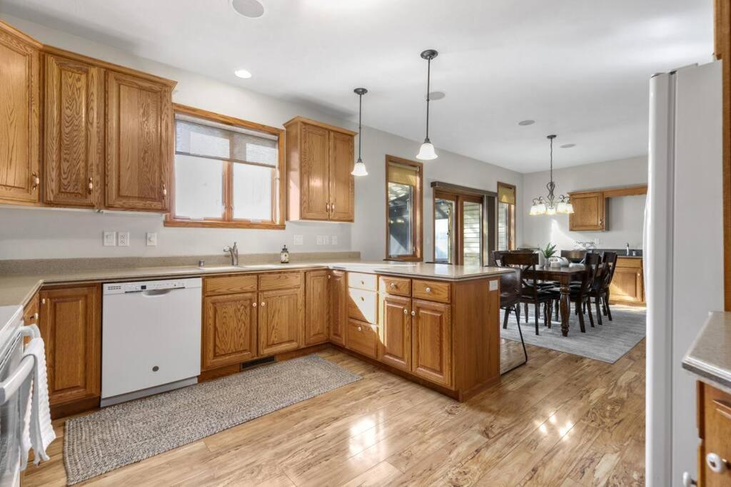 Kalbus House Spacious Lake Winnebago Retreat, Boat Launch, Newly Updated view 5