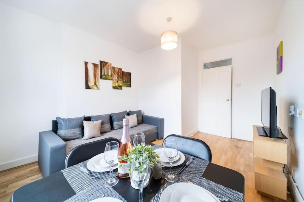Beautiful one bedroom flat in Tavistock Place