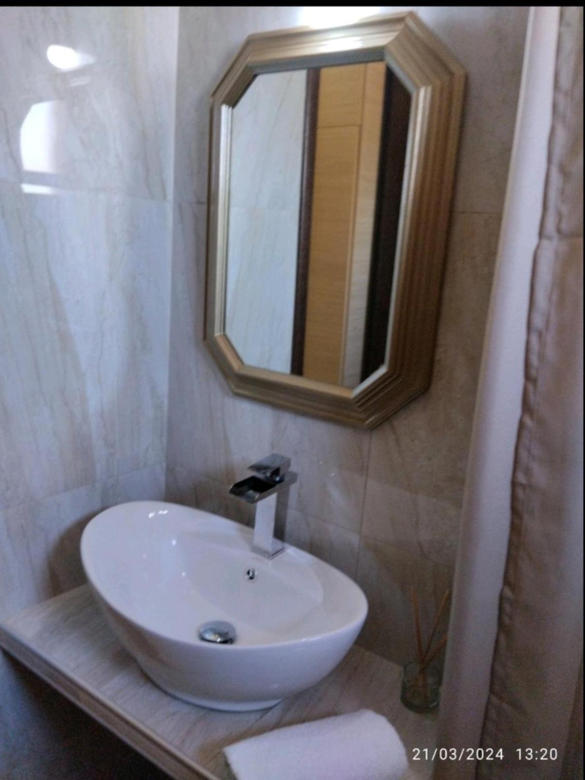 Sunrise Suite Olympiada - Luxury Beachfront Escape