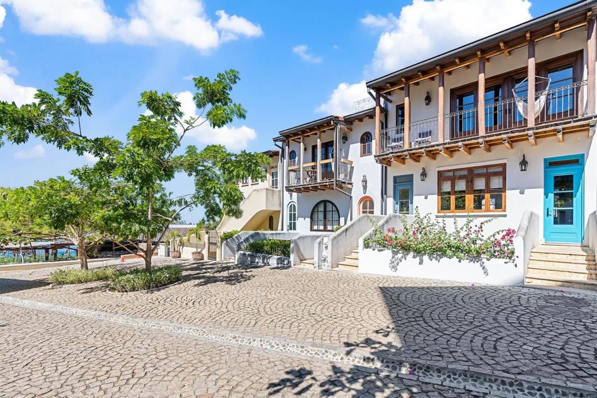 Trendy Condo with Stunning Ocean Views and Exclusive Beach Club Access in Las Catalinas