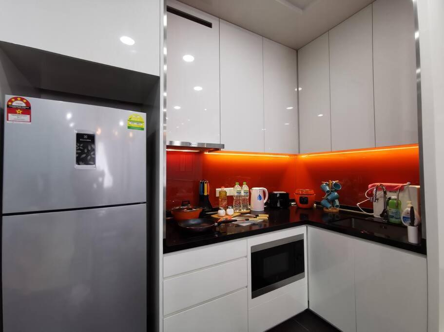 Arcoris Mont Kiara 15# 163 Sunway Mall # 1 Mont Kiara