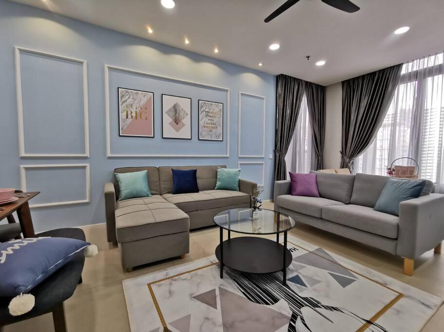 Arcoris Mont Kiara 15# 163 Sunway Mall # 1 Mont Kiara