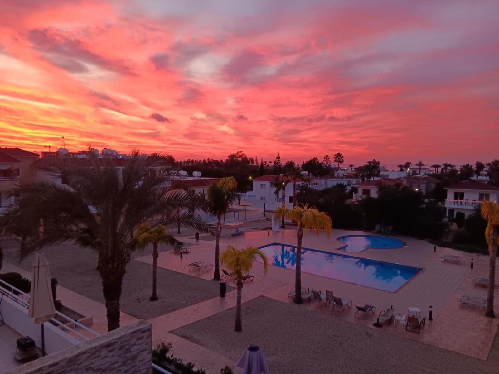 NISSI BEACH AYIA NAPA Pool View Apartment Large Terrace 450m from Nissi Beach
