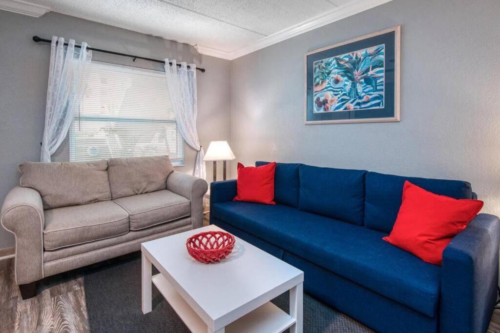 Sunset Beach Suites at Madeira Beach! Steps to Beach & Restaurants! - Suite 5 view 3