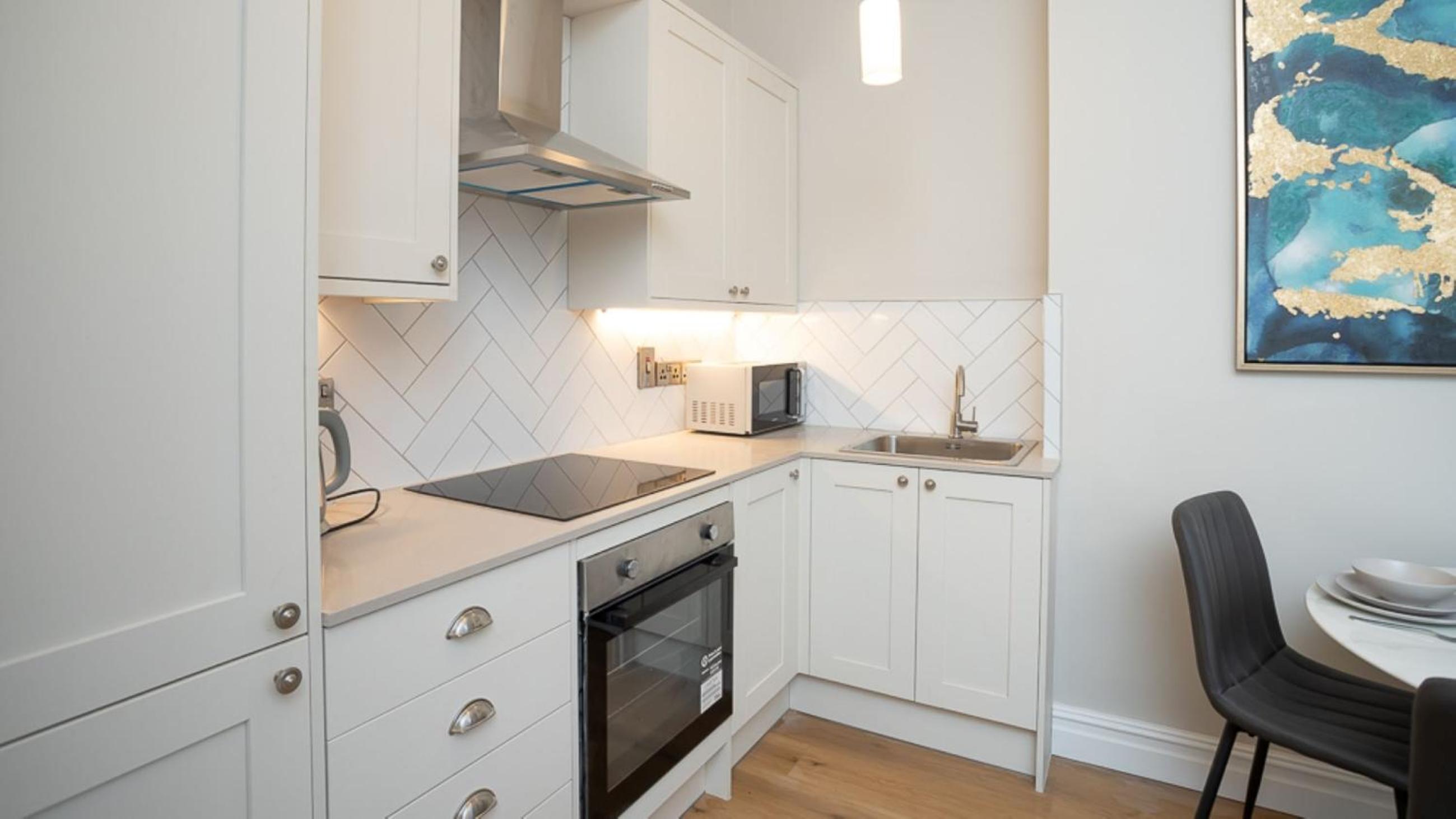 Modern 2 BDR apartment at Queens by Belfast City Breaks view 2
