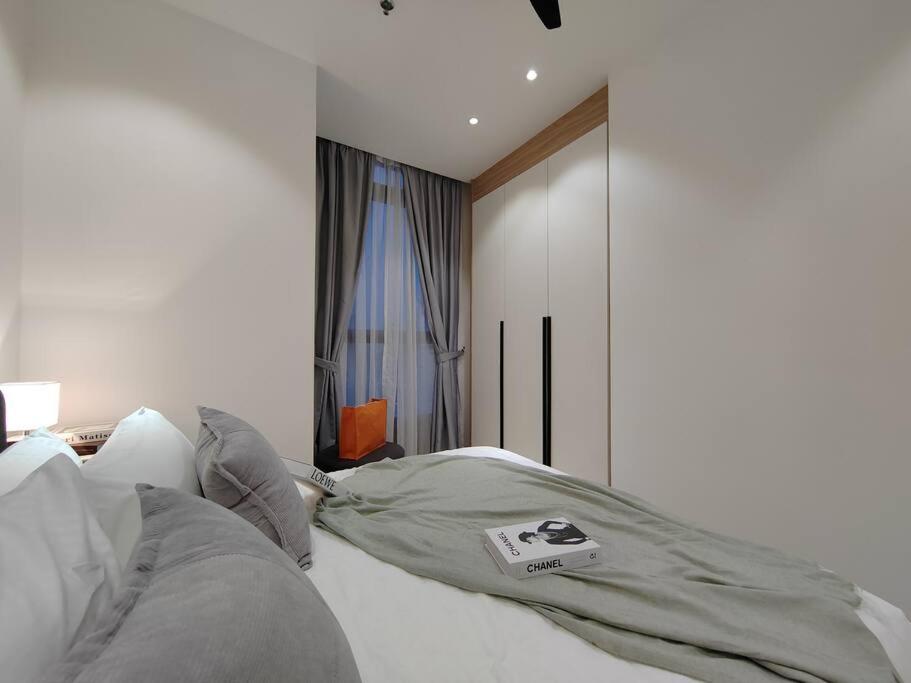 Arcoris Mont Kiara 18# Sunway 163 Mall# 1 Mont Kiara # 2 BR with Balcony 2-4 Pax