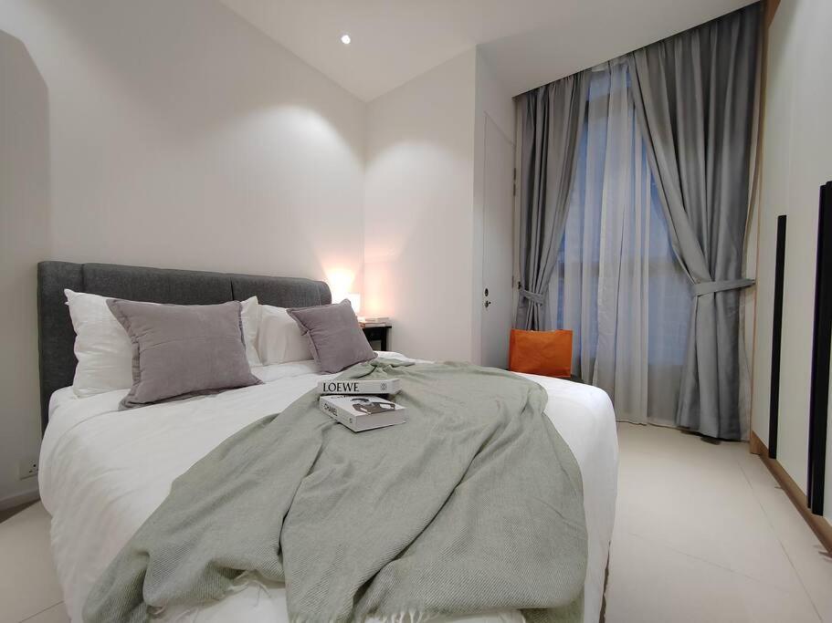 Arcoris Mont Kiara 18# Sunway 163 Mall# 1 Mont Kiara # 2 BR with Balcony 2-4 Pax