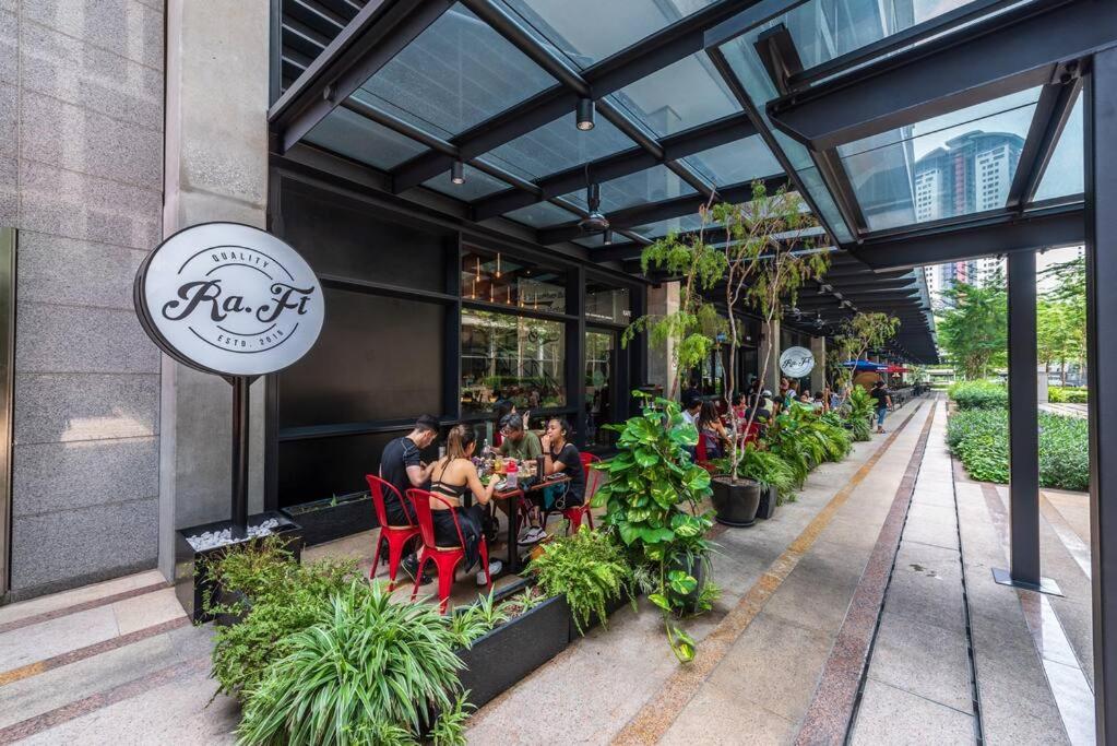 Arcoris Mont Kiara 18# Sunway 163 Mall# 1 Mont Kiara # 2 BR with Balcony 2-4 Pax