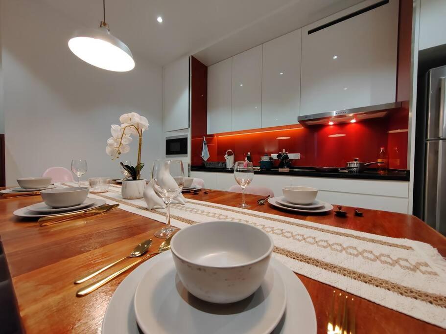 Arcoris Mont Kiara 18# Sunway 163 Mall# 1 Mont Kiara # 2 BR with Balcony 2-4 Pax