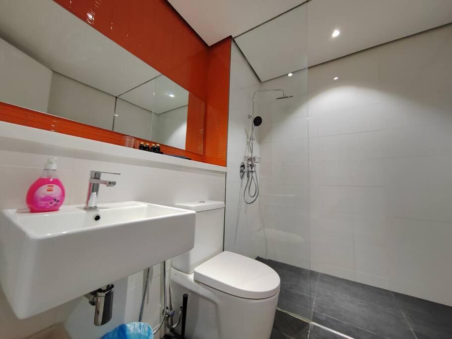 Arcoris Mont Kiara 18# Sunway 163 Mall# 1 Mont Kiara # 2 BR with Balcony 2-4 Pax