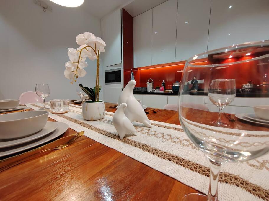 Arcoris Mont Kiara 18# Sunway 163 Mall# 1 Mont Kiara # 2 BR with Balcony 2-4 Pax