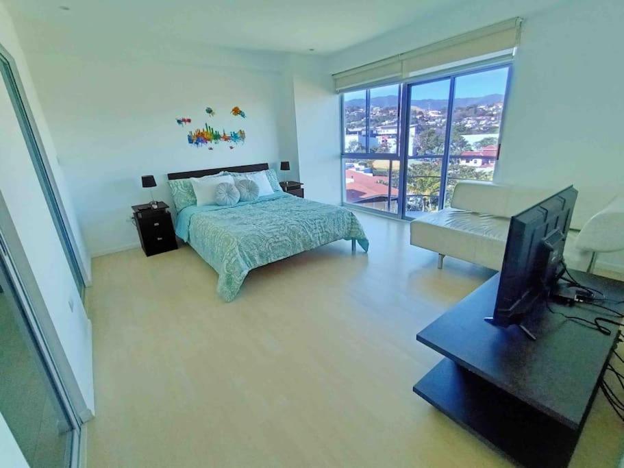 Great for Families/Work/Medical - 2Br Condo A/C