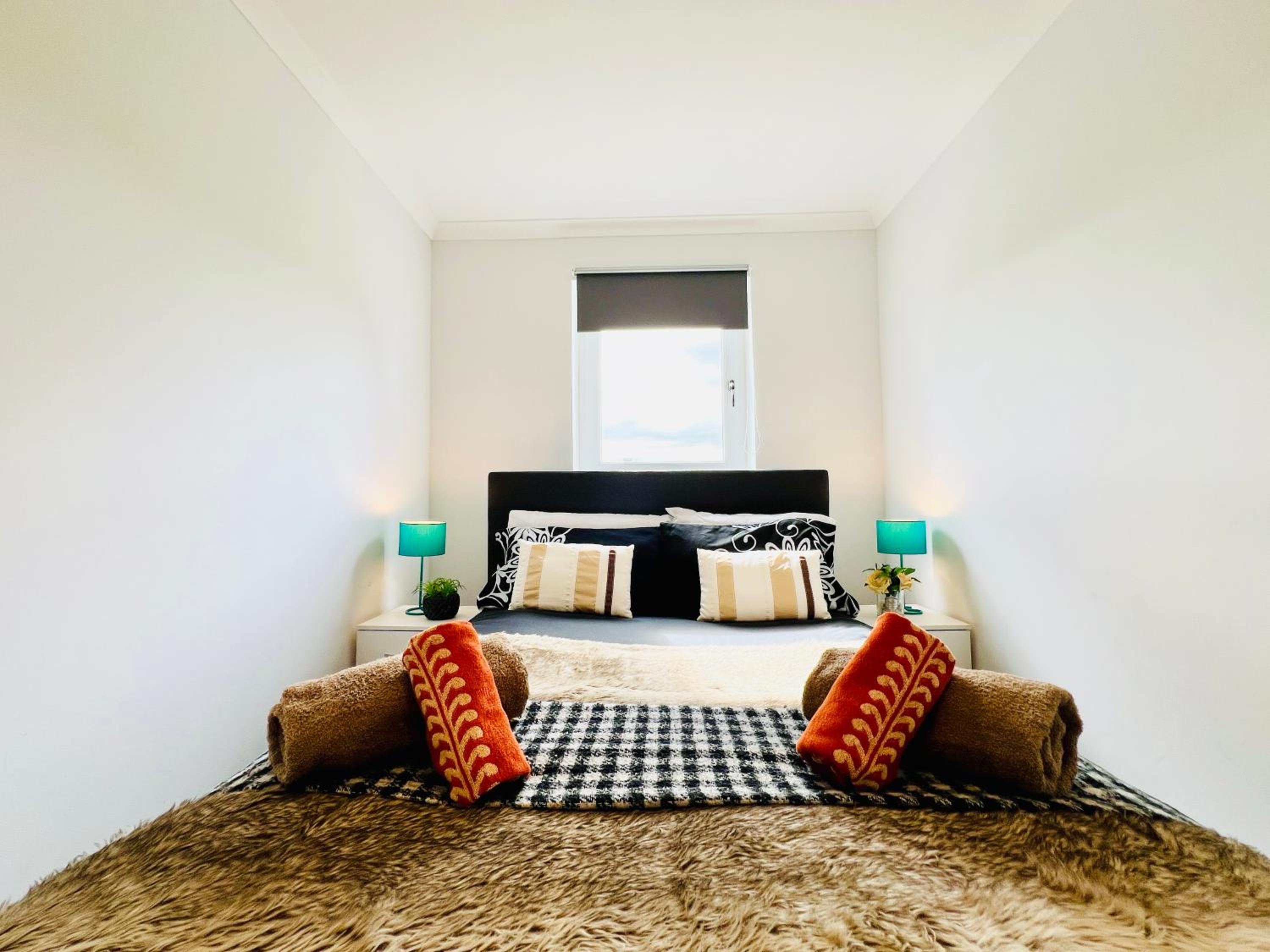 Luxurious & Modern Apartment view 3