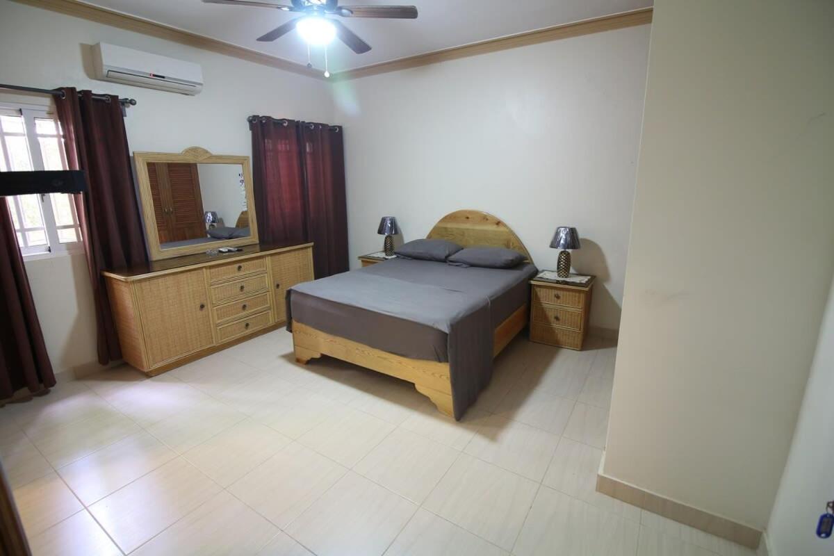Luxe Comfort 8 Bedroom Villa with Private Pool & Entertainment