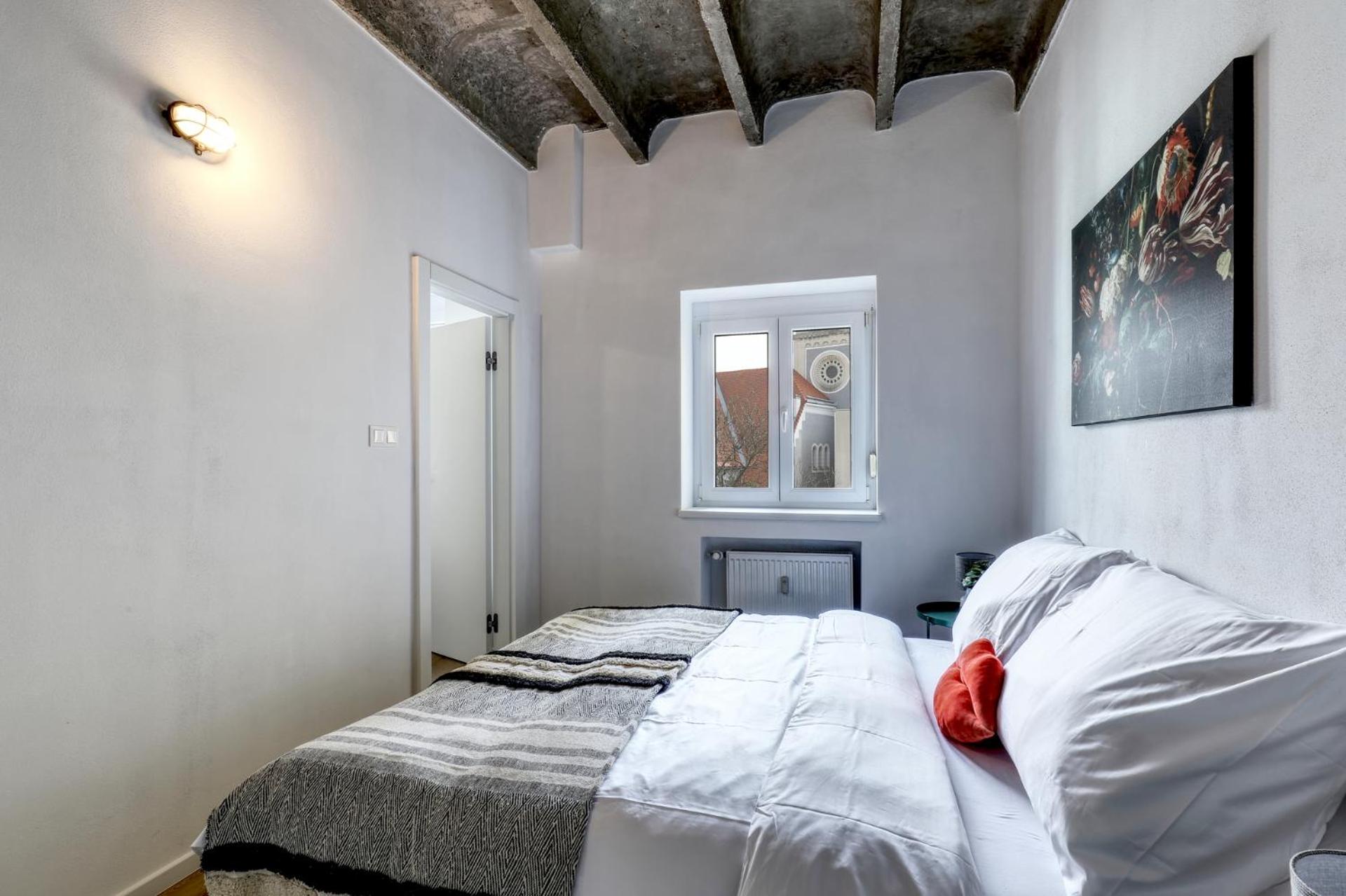 STAR stylish apartment on the famous Bratislava pedestrian zone view 2