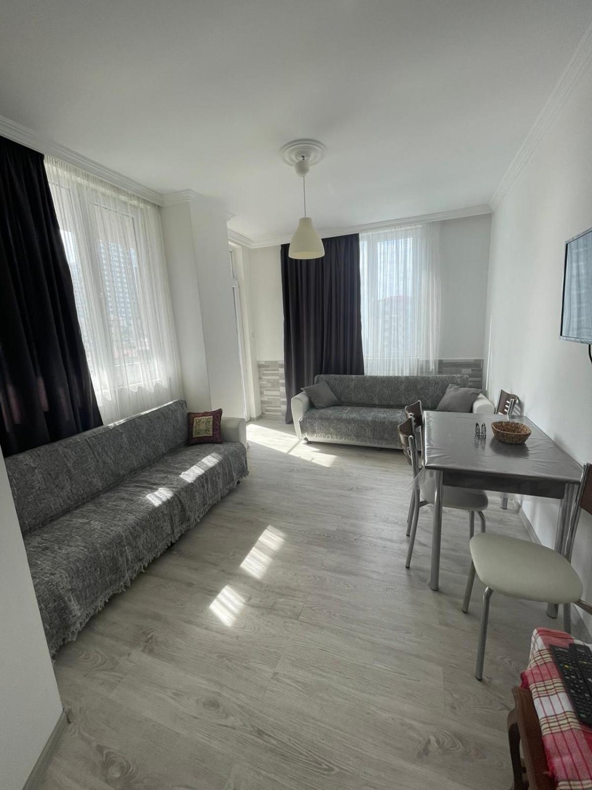 Sunny apartment in the heart of Batumi view 4