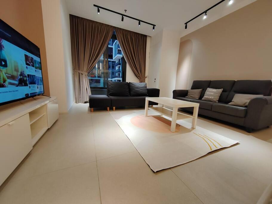 Arcoris Mont Kiara 3# 163 Retails # 1 bedroom with Court Yard View