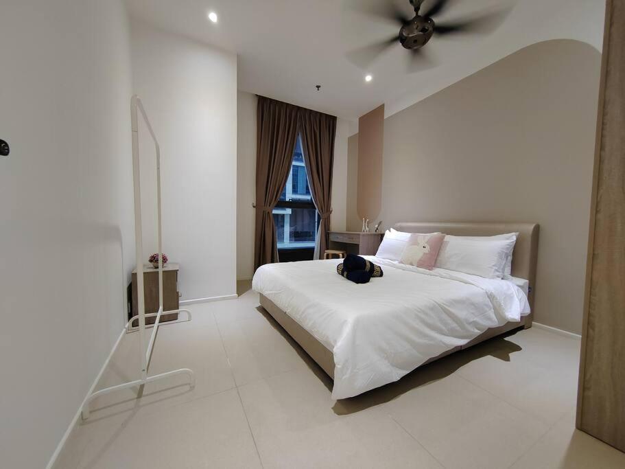 Arcoris Mont Kiara 3# 163 Retails # 1 bedroom with Court Yard View