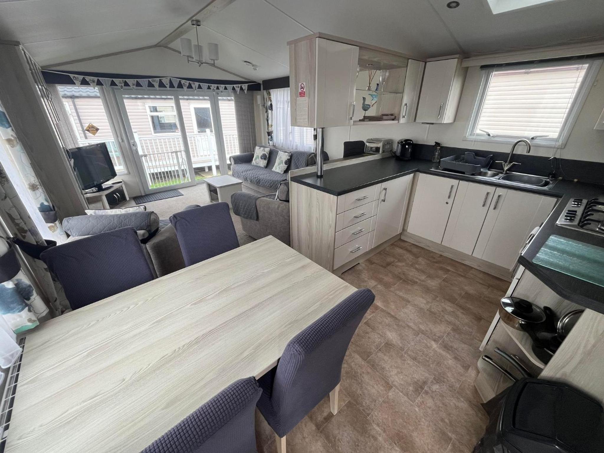 Heron 41, Scratby - California Cliffs, Parkdean, sleeps 6, pet friendly, bed linen and towels included - close to the beach view 4
