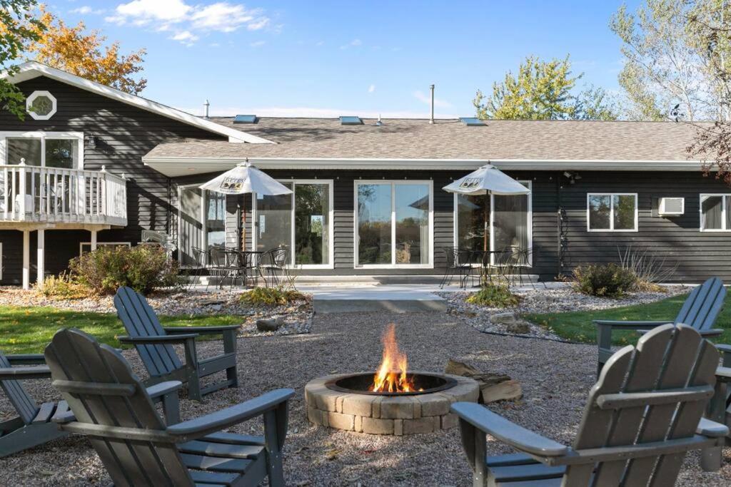 The Harbor Hideaway- Neat Lake Winnebago view 2