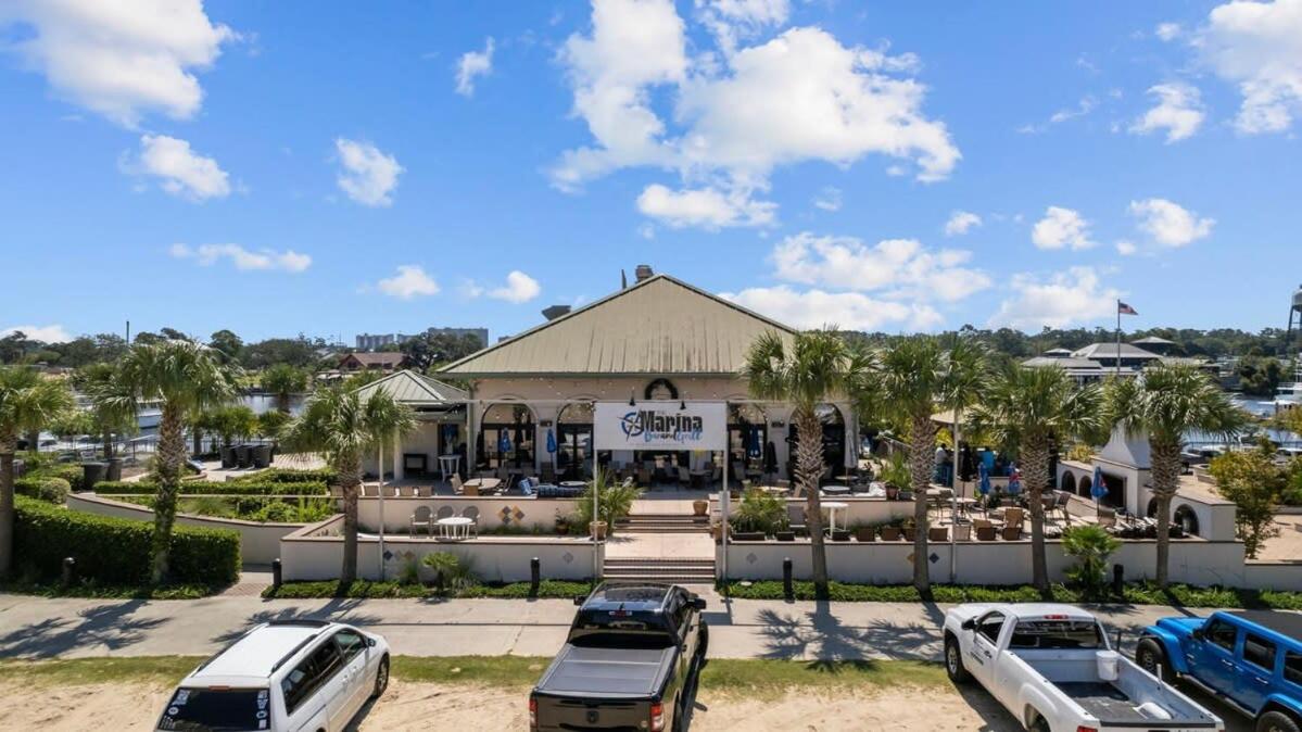 Harbor Pointe Coastal Getaway