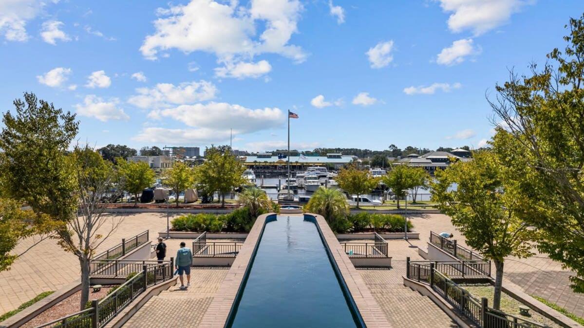 Harbor Pointe Coastal Getaway