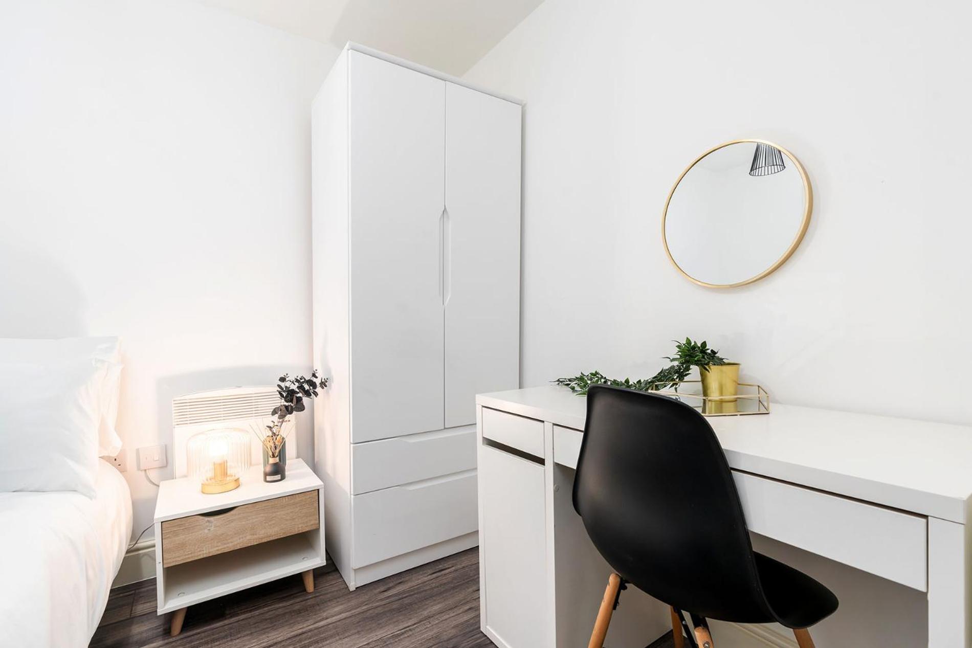 Exclusive One Bedroom Apartment - City Centre - Free Wi-Fi Netflix view 3